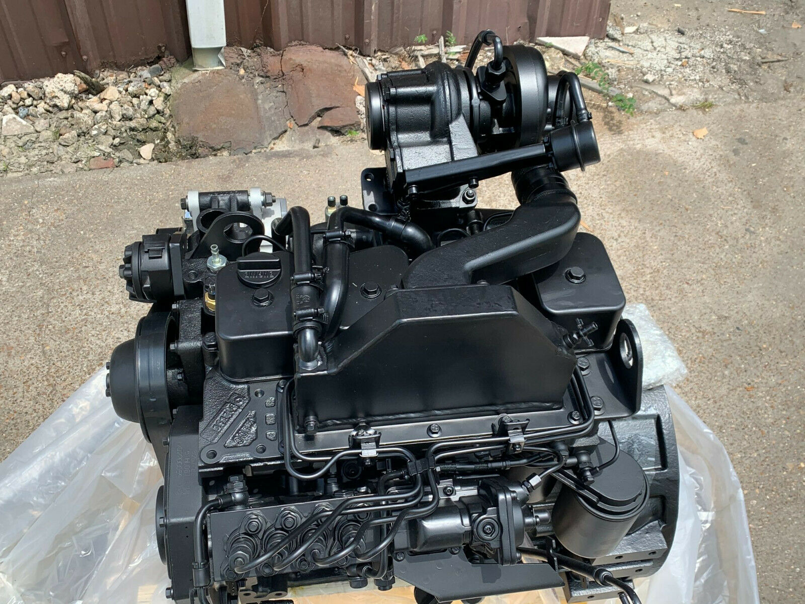 Cummins B3.9 engine