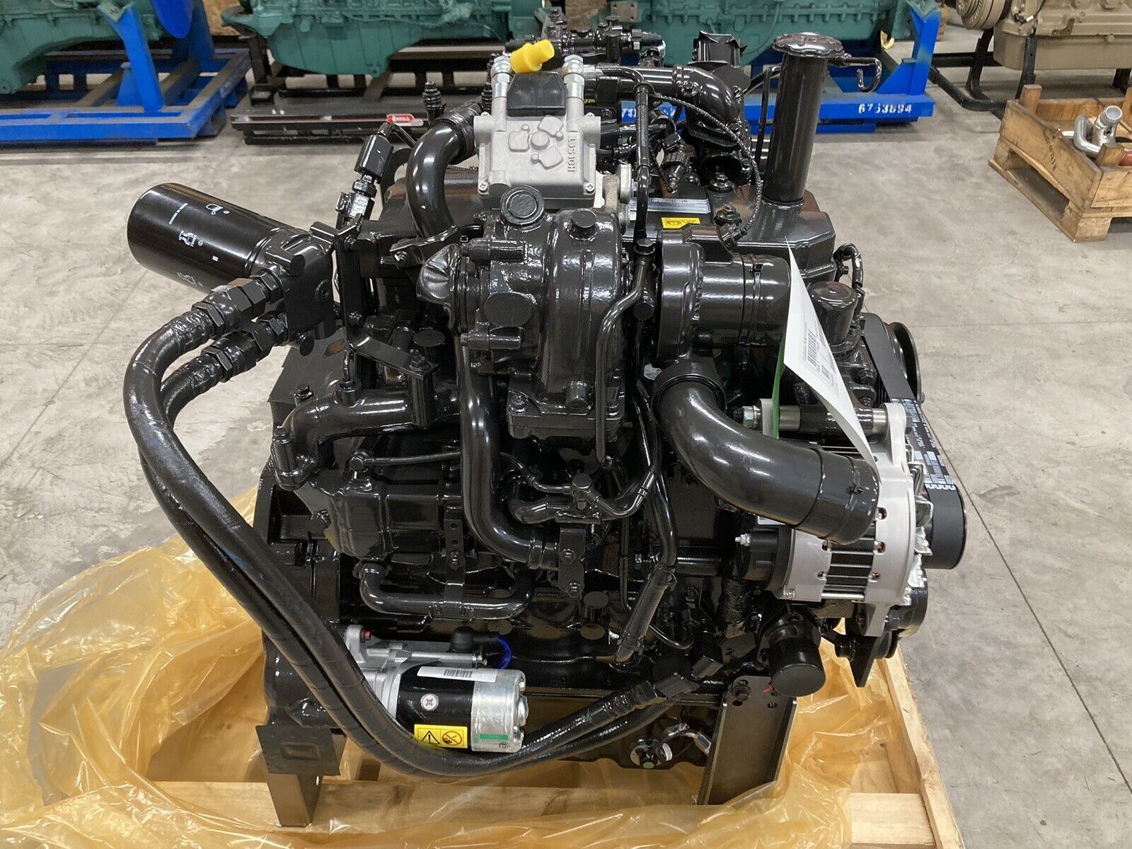 Komatsu SAA4D107E-3 engine