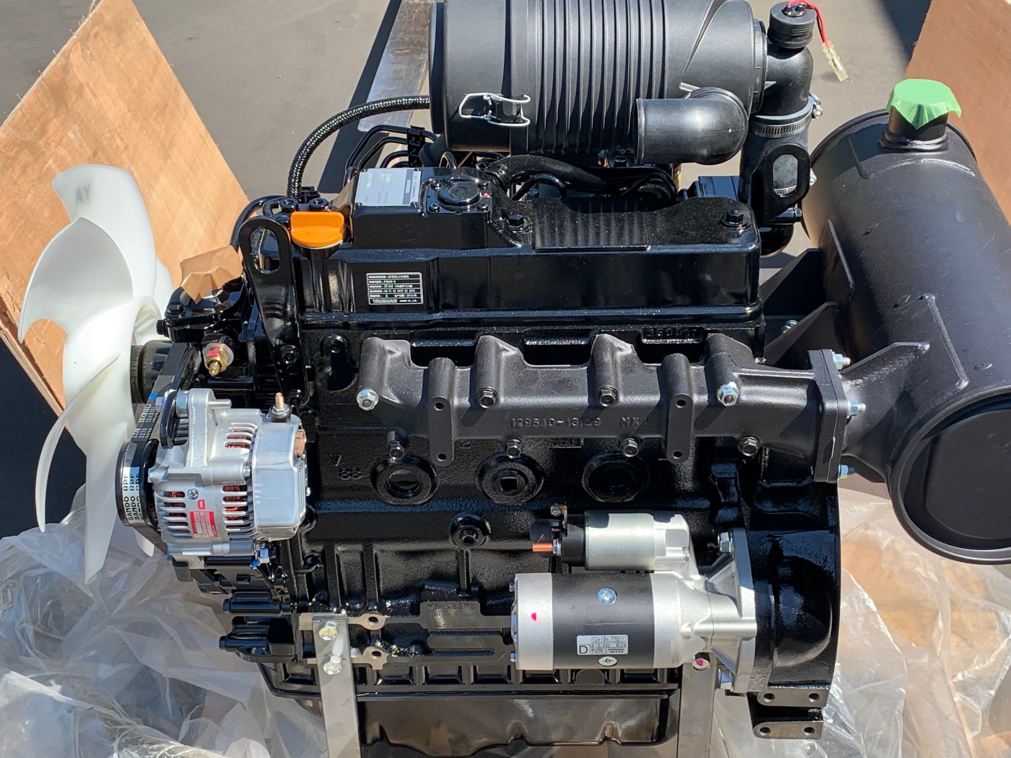 Komatsu 4D84E engine | rebuiltcumminsenginesales.com