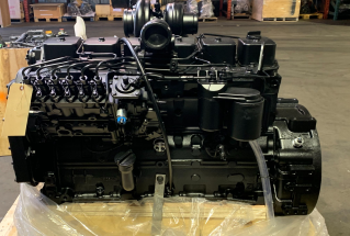 Komatsu SAA6D102E-2 engine