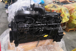 Cummins QSL9 engine