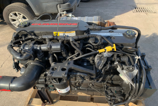 Cummins QSB 6.7 engine