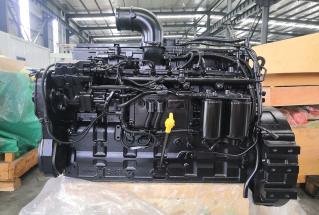 Cummins QSL9 engine