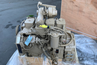 Komatsu SAA4D107E-2 engine