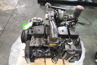 Komatsu SAA6D114E engine