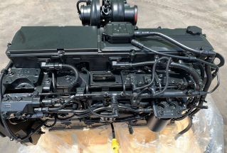 Komatsu SAA6D114E-6 engine